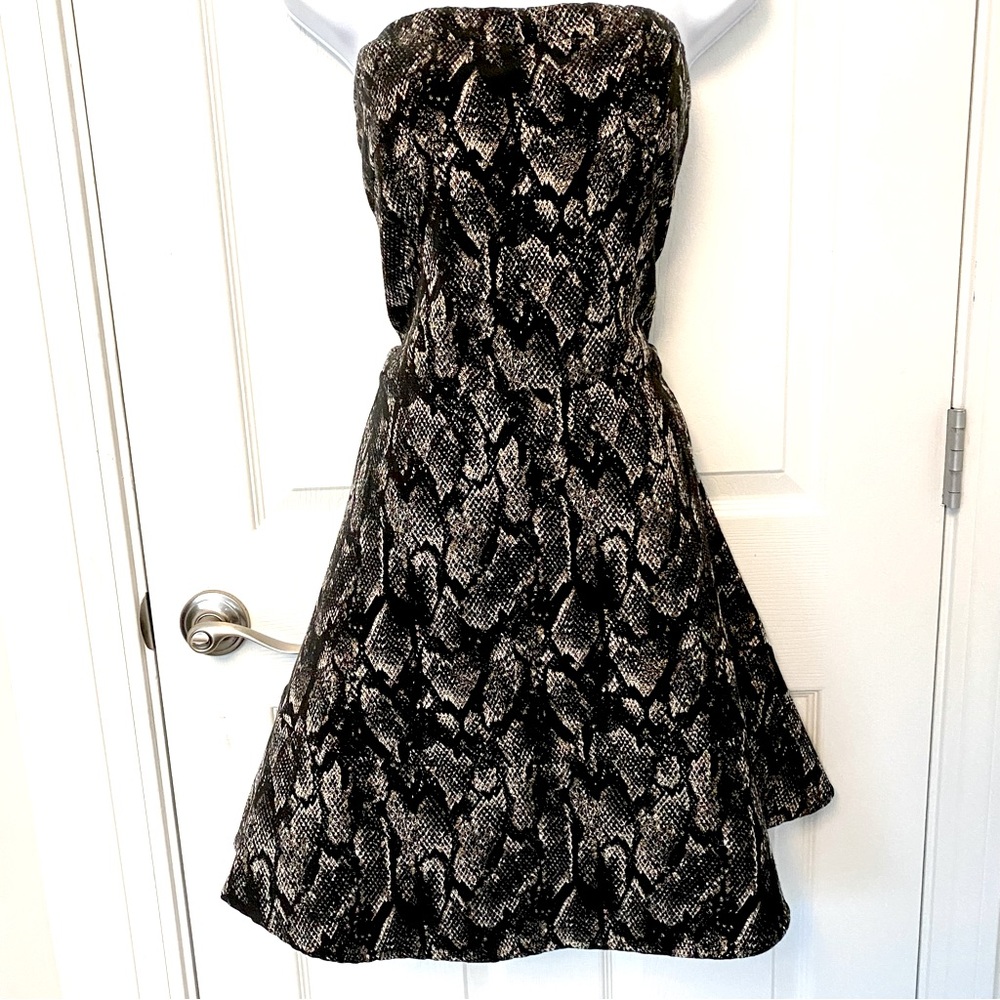 Strapless Fit and Flare Prom Homecoming Wedding Dress